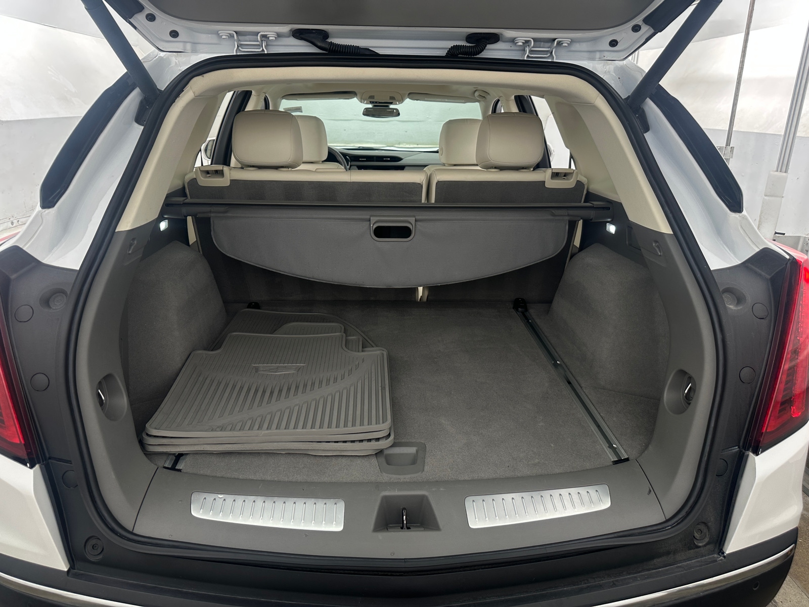 Thumbnail: 2020 Cadillac XT5 - 6