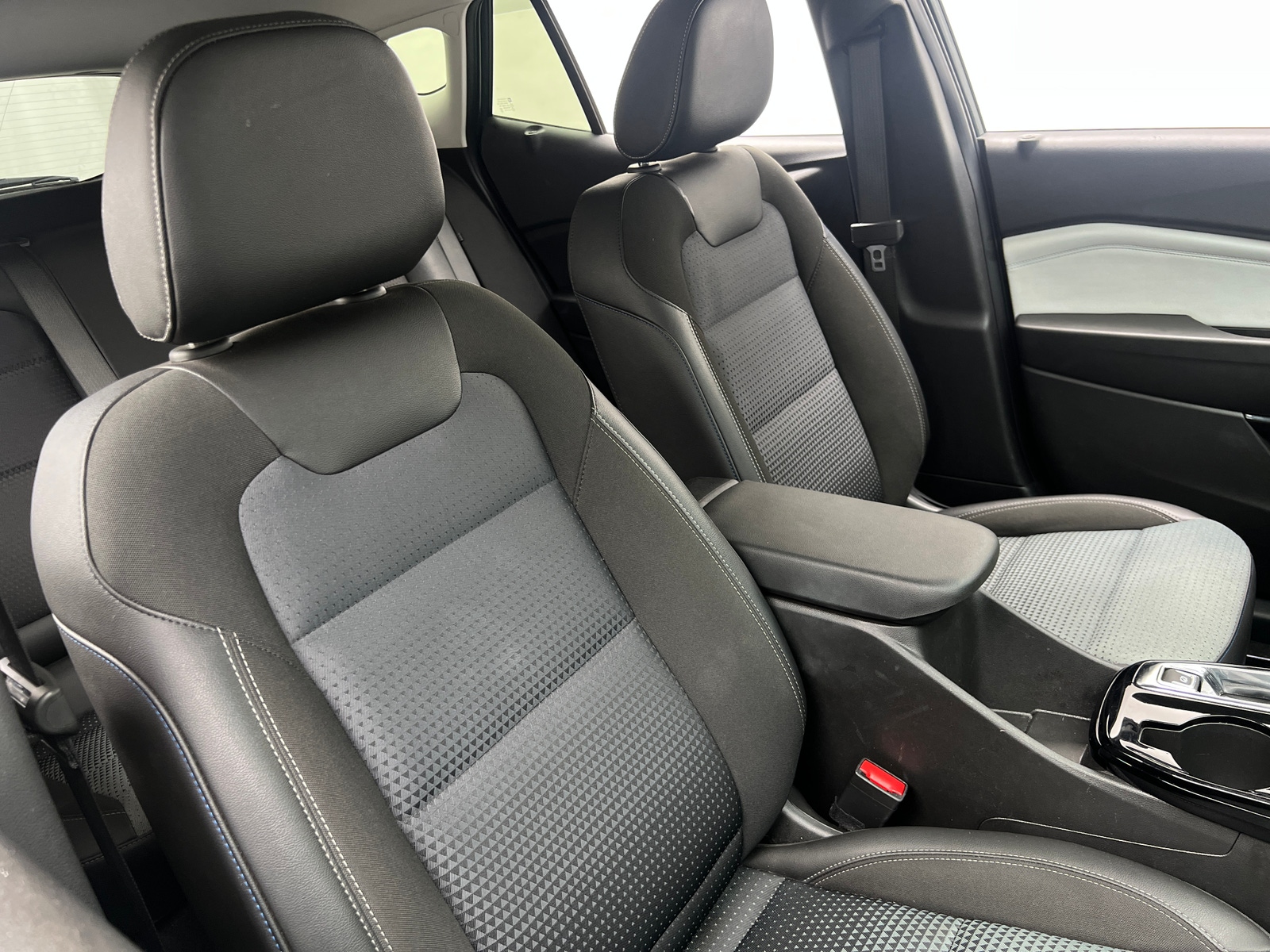 Thumbnail: 2025 Chevrolet Trax - 2