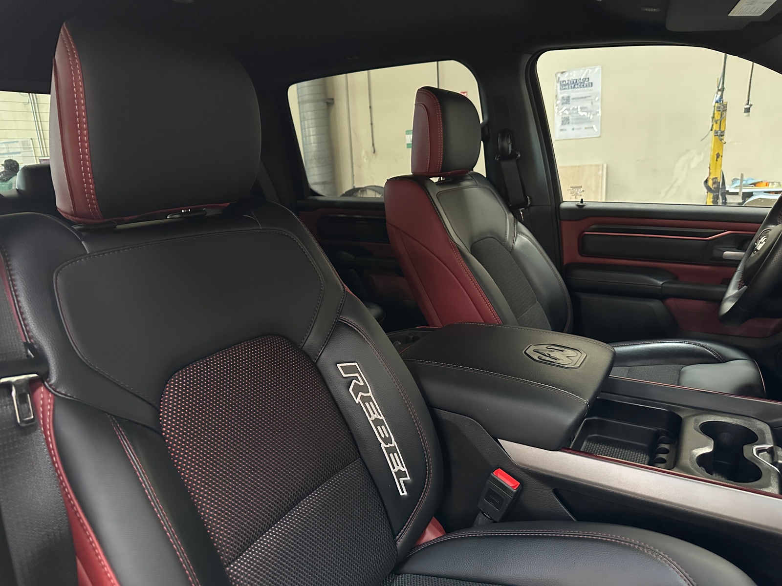 Thumbnail: 2025 RAM 1500 - 2