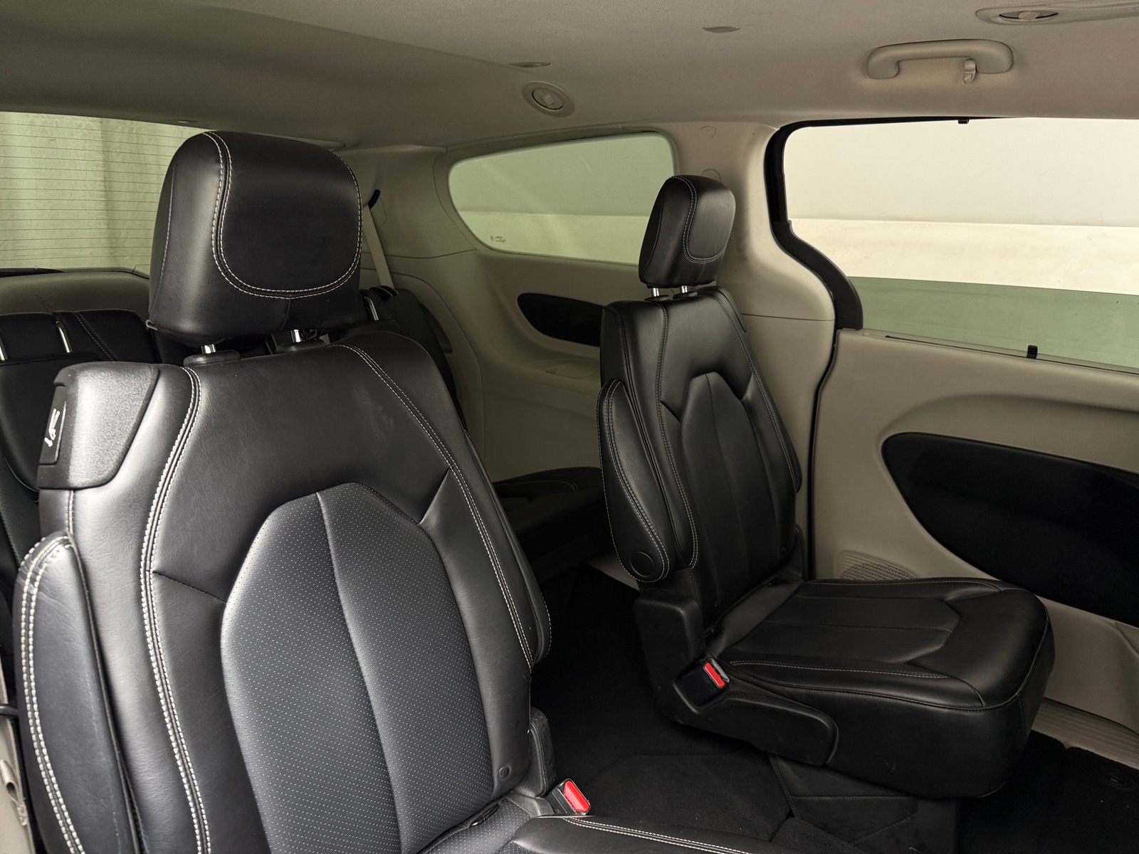 Thumbnail: 2023 Chrysler Pacifica - 5