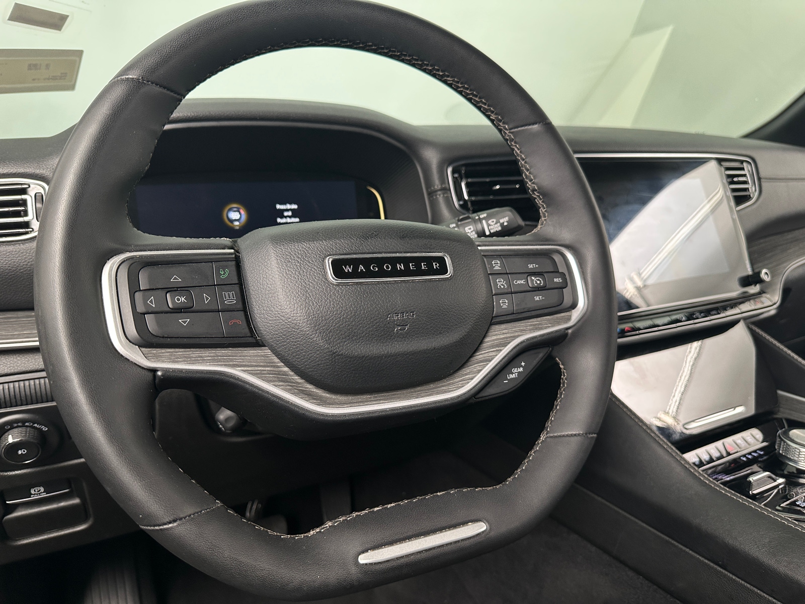 Thumbnail: 2023 Jeep Wagoneer - 4
