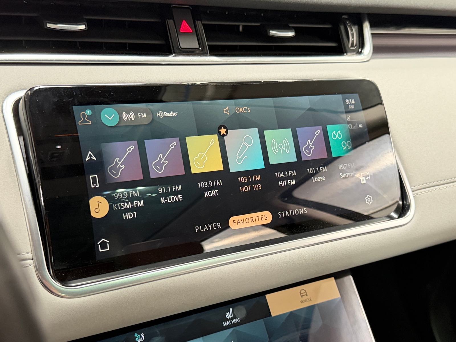 Thumbnail: 2023 Land Rover Range Rover Evoque - 3