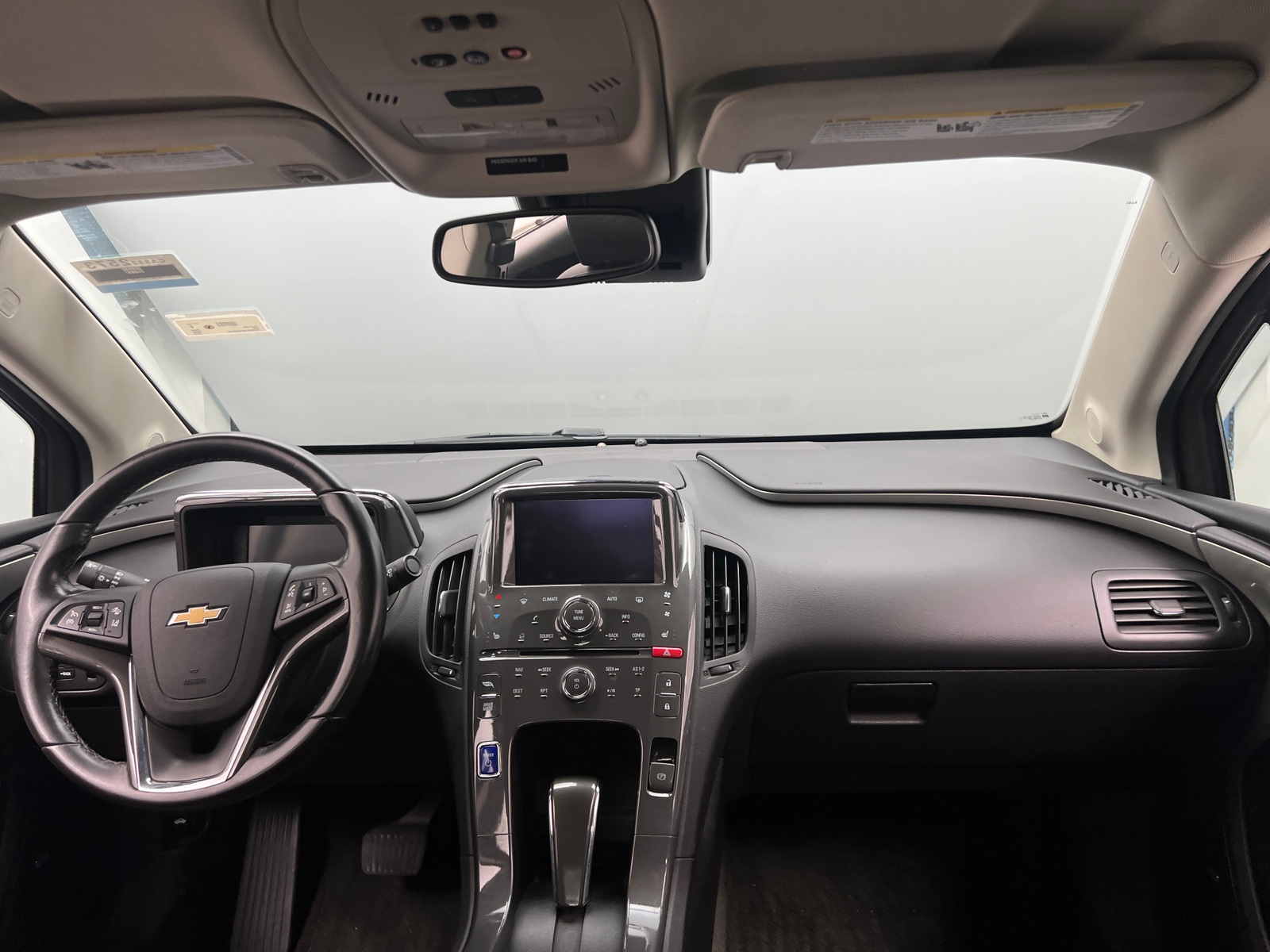 Thumbnail: 2015 Chevrolet Volt - 2
