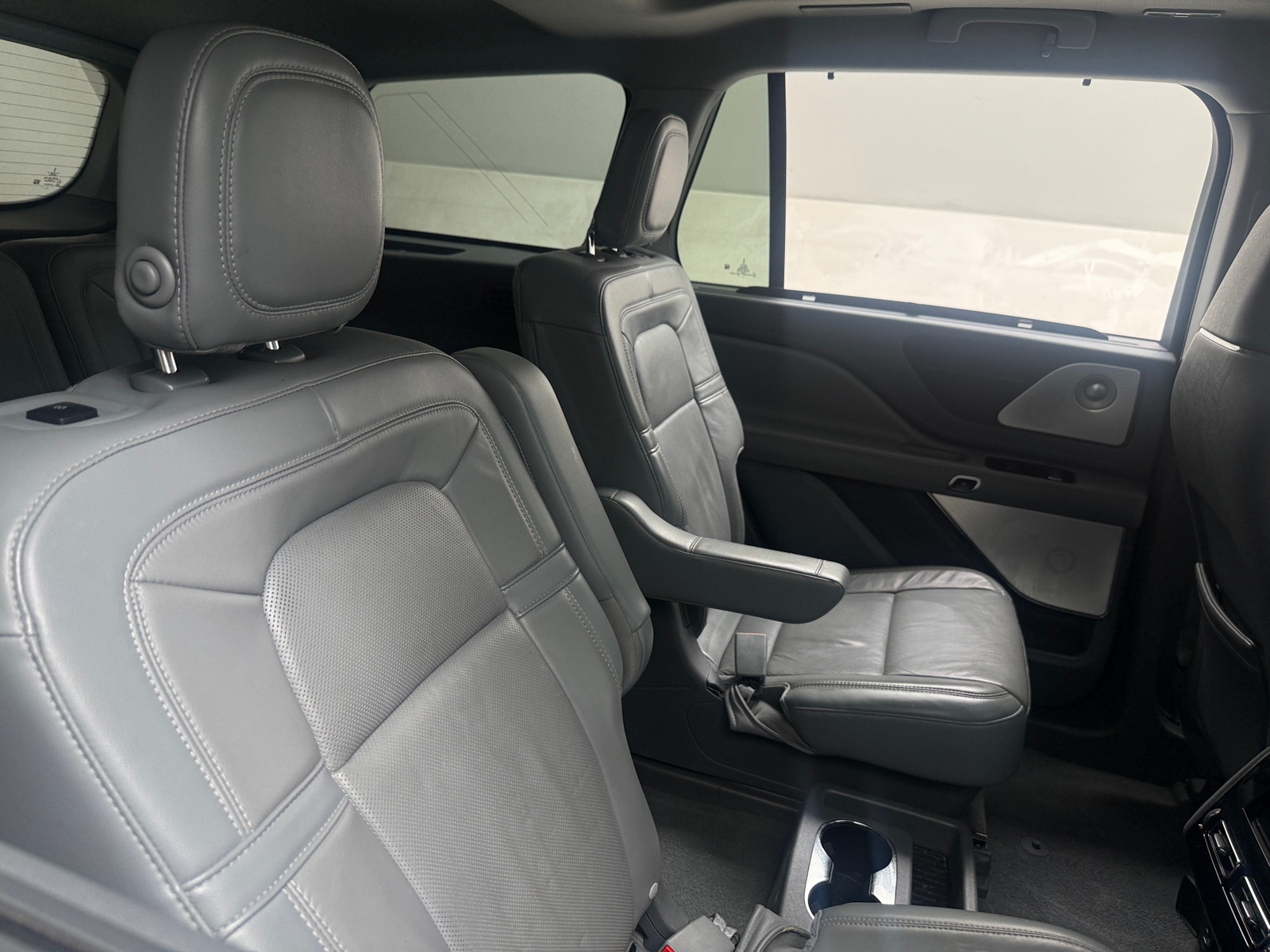 Thumbnail: 2020 Lincoln Aviator - 5