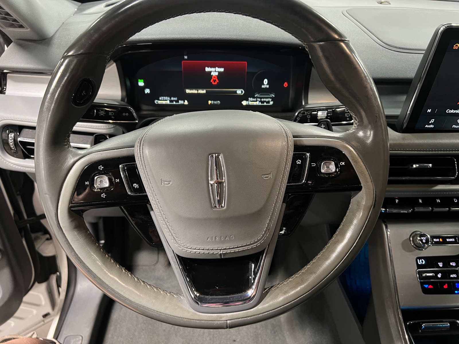 Thumbnail: 2020 Lincoln Aviator - 4