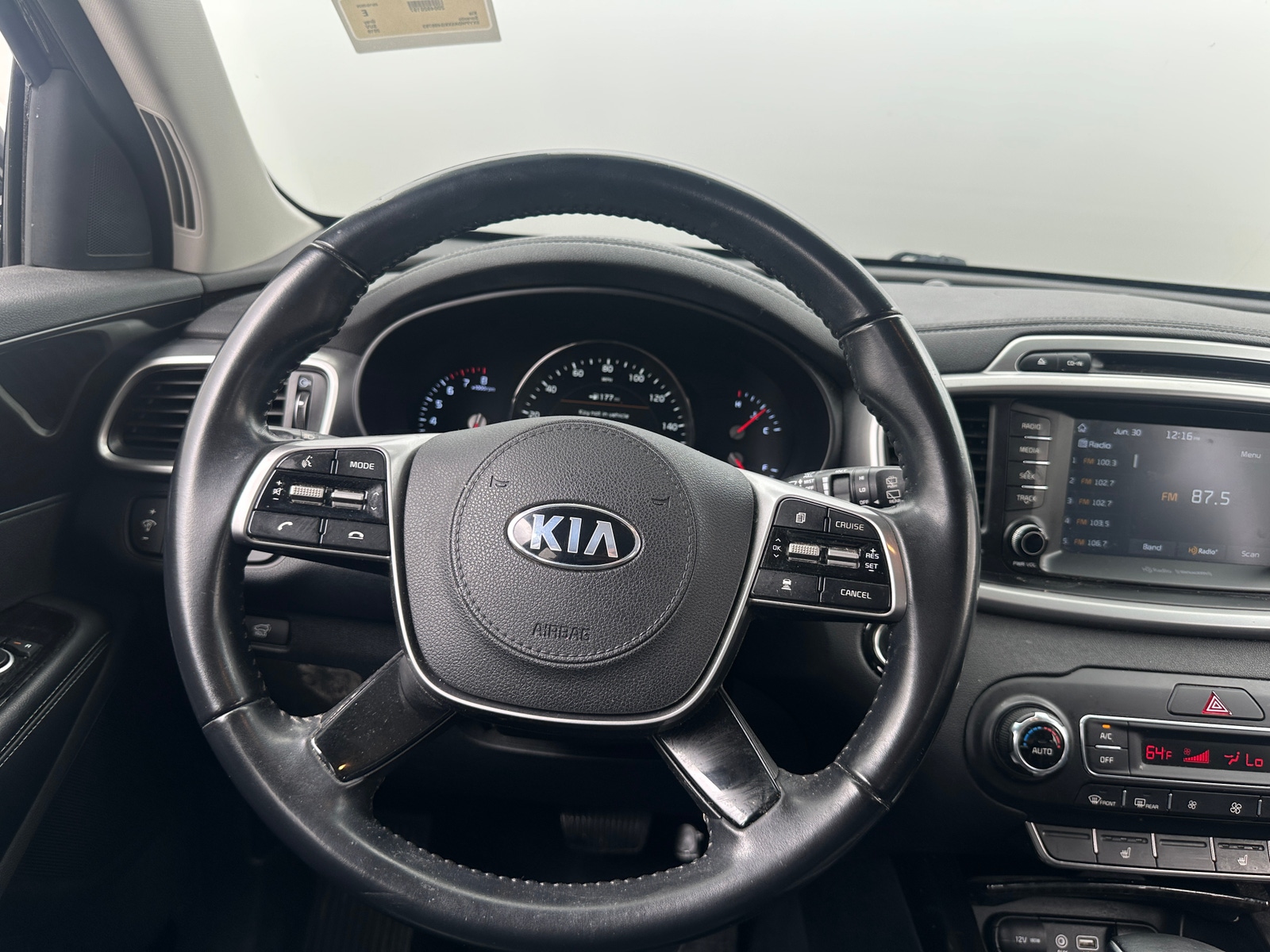 Thumbnail: 2019 Kia Sorento - 4
