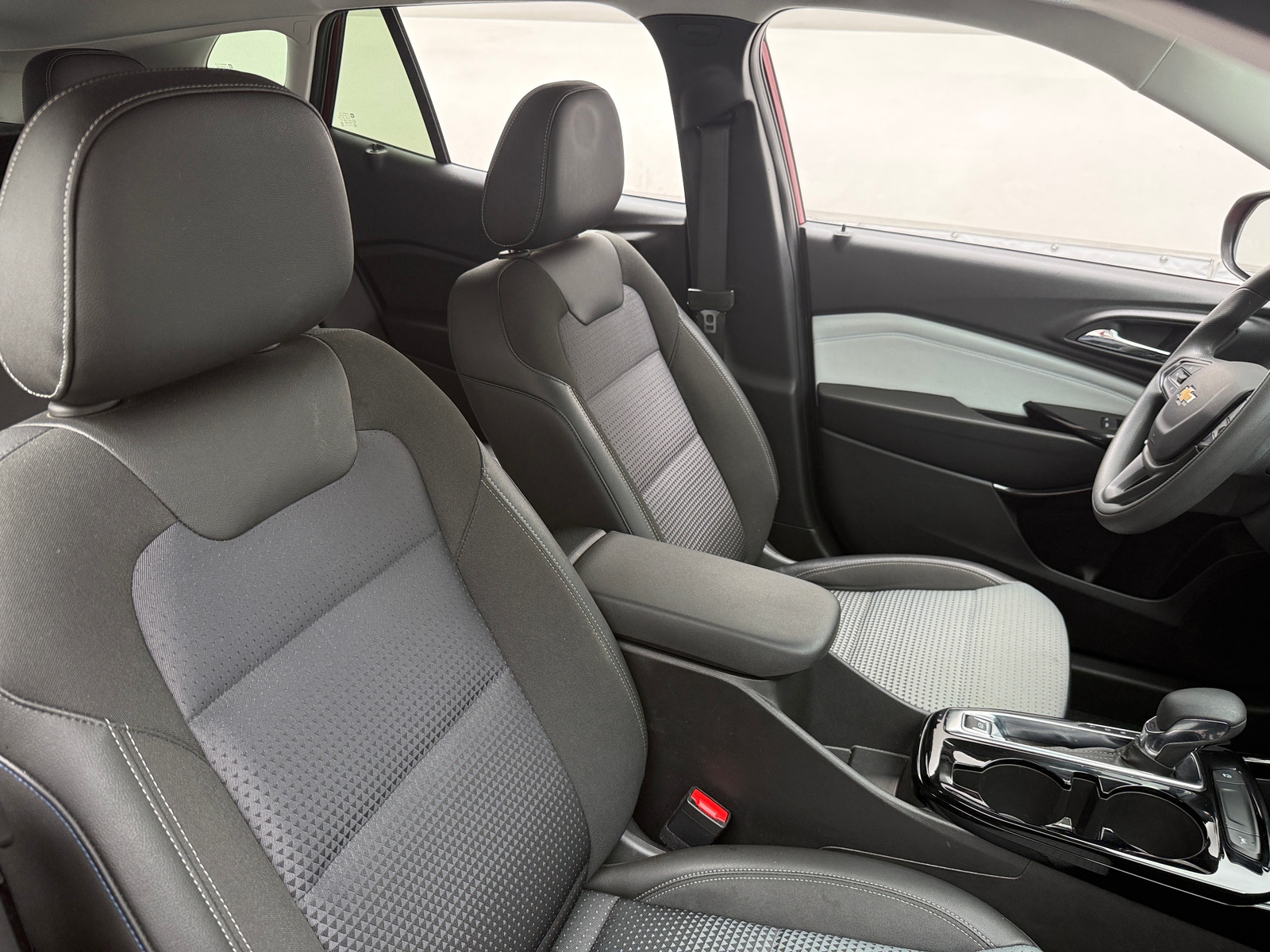 Thumbnail: 2025 Chevrolet Trax - 2