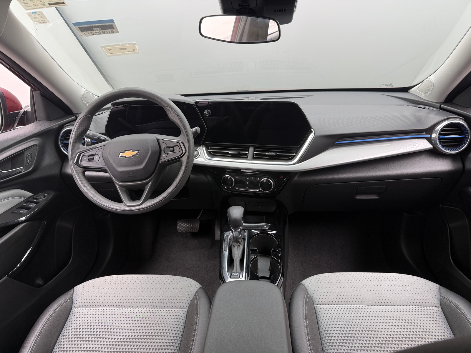 Thumbnail: 2025 Chevrolet Trax - 3