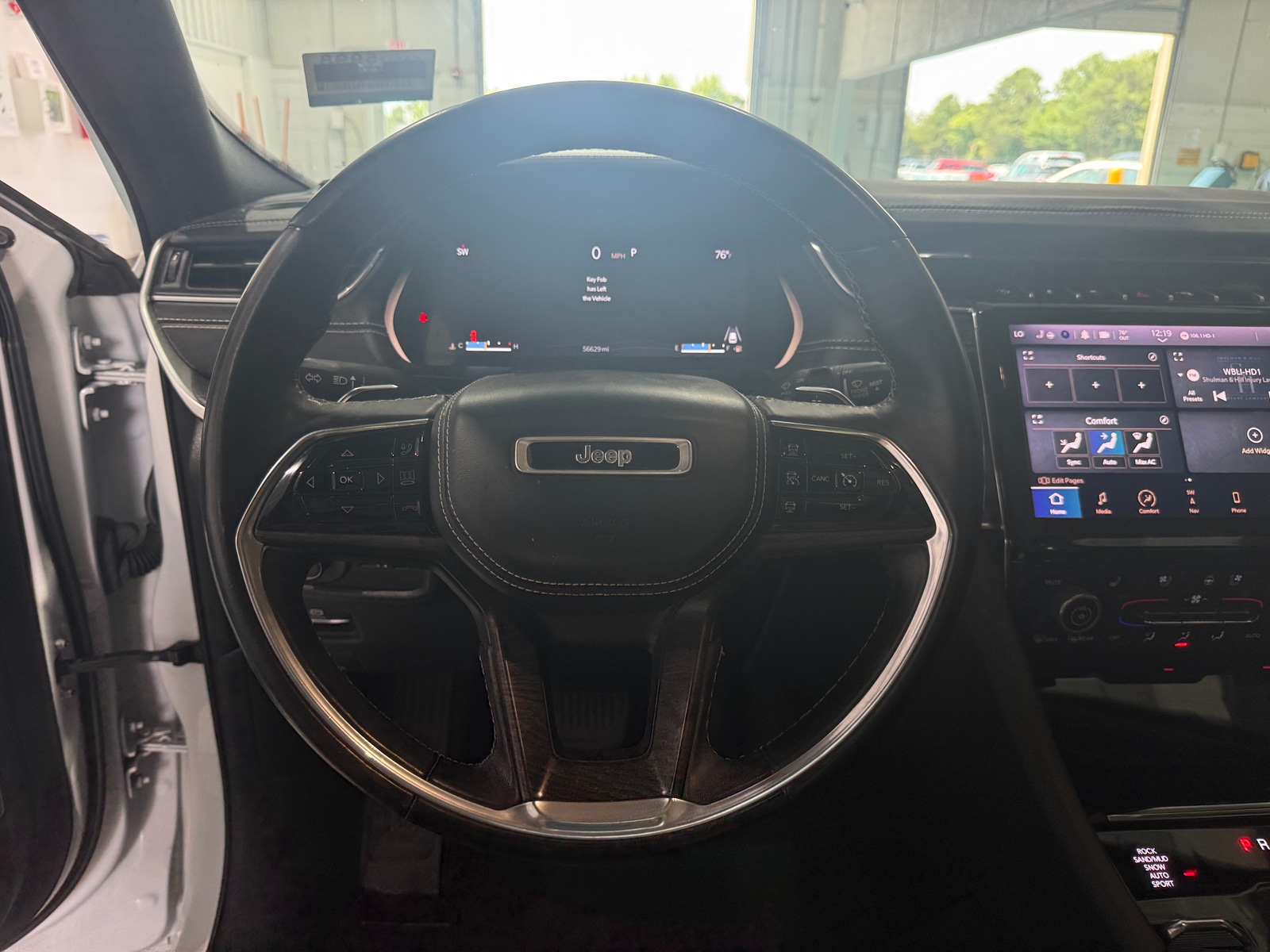 Thumbnail: 2022 Jeep Grand Cherokee L - 4