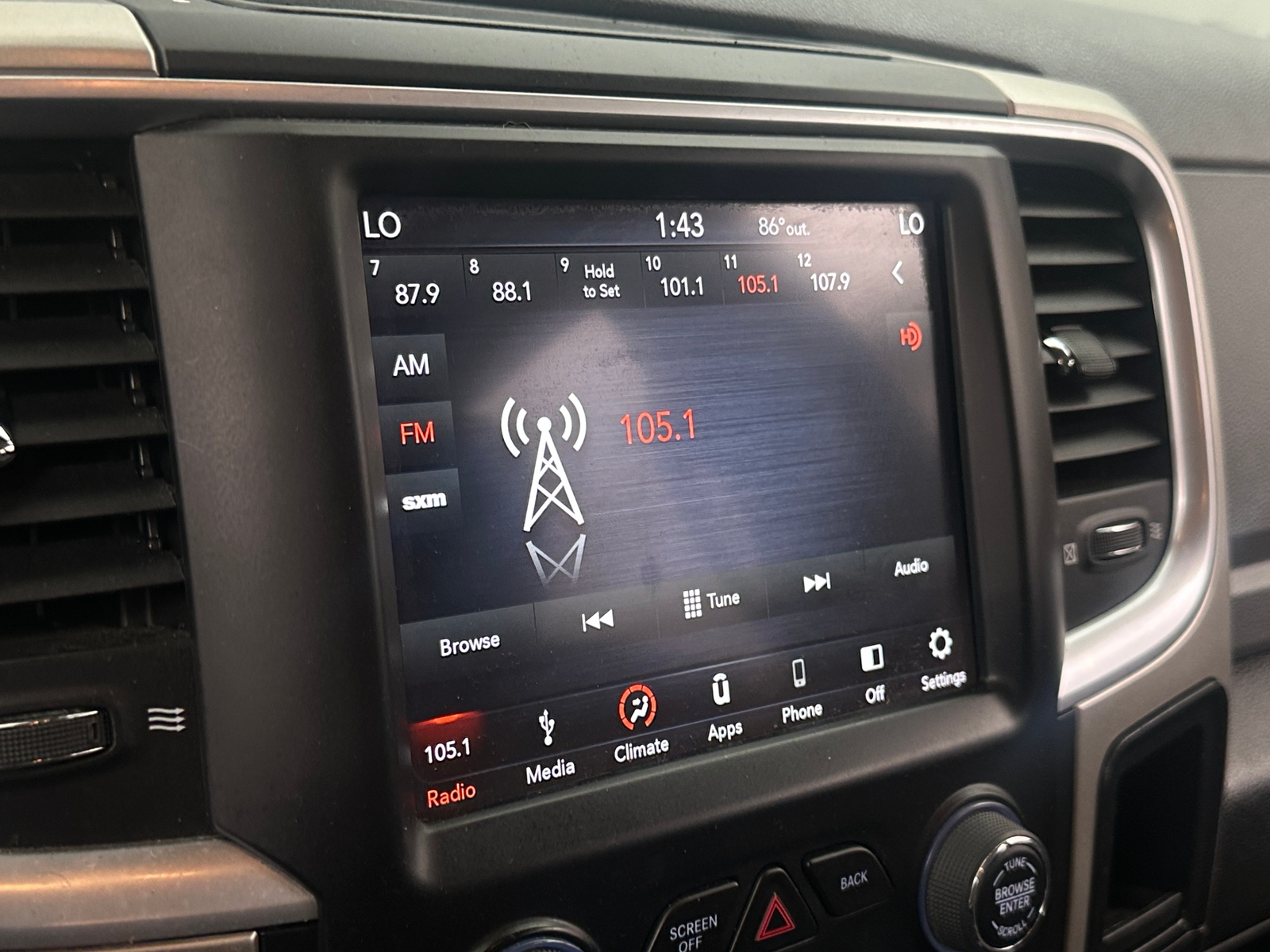 Thumbnail: 2019 RAM 1500 Classic - 4