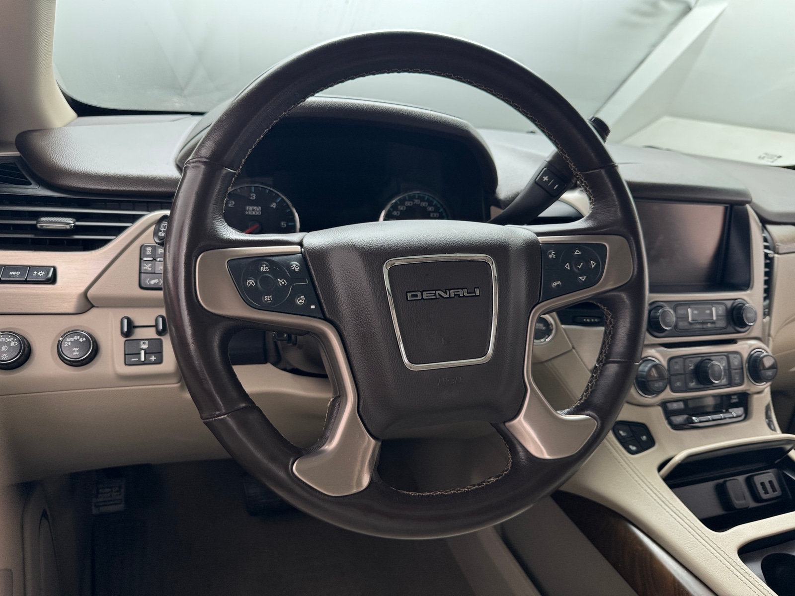 Thumbnail: 2019 GMC Yukon XL - 4