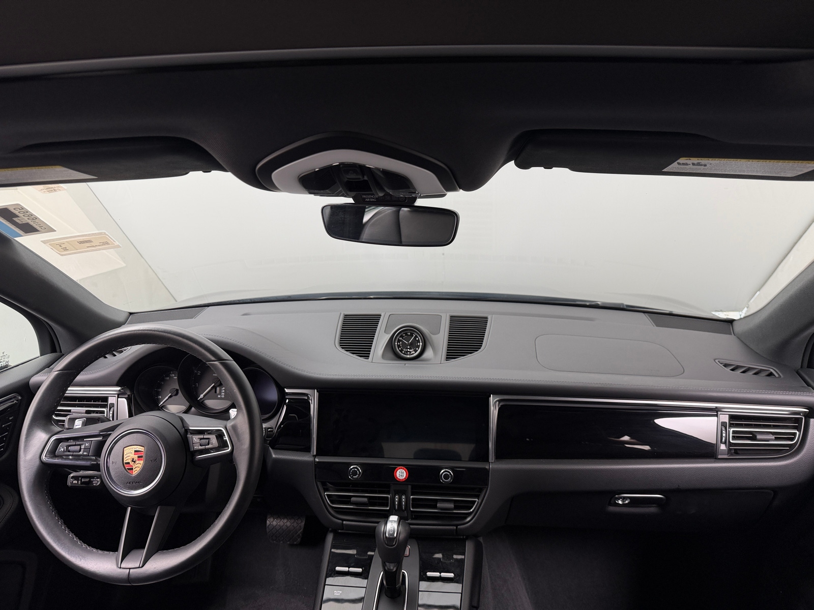 Thumbnail: 2025 Porsche Macan - 2