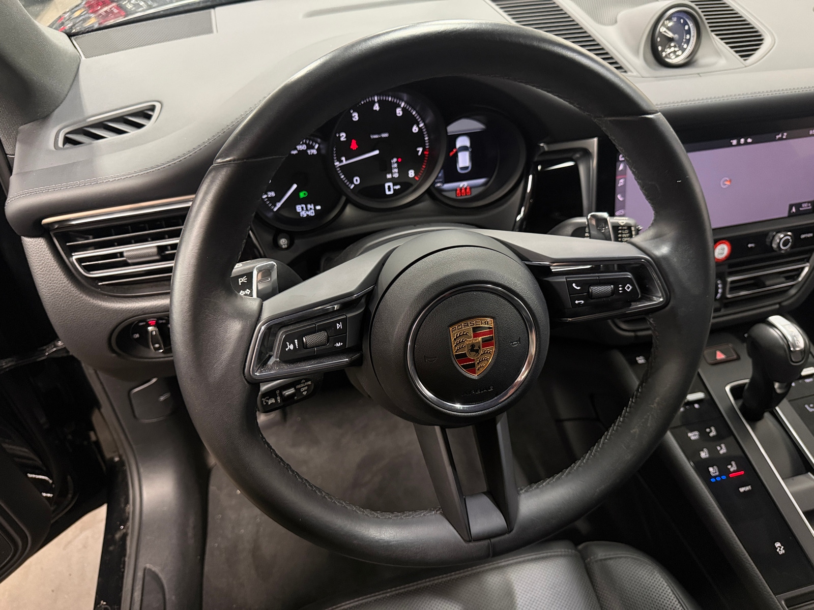 Thumbnail: 2025 Porsche Macan - 4