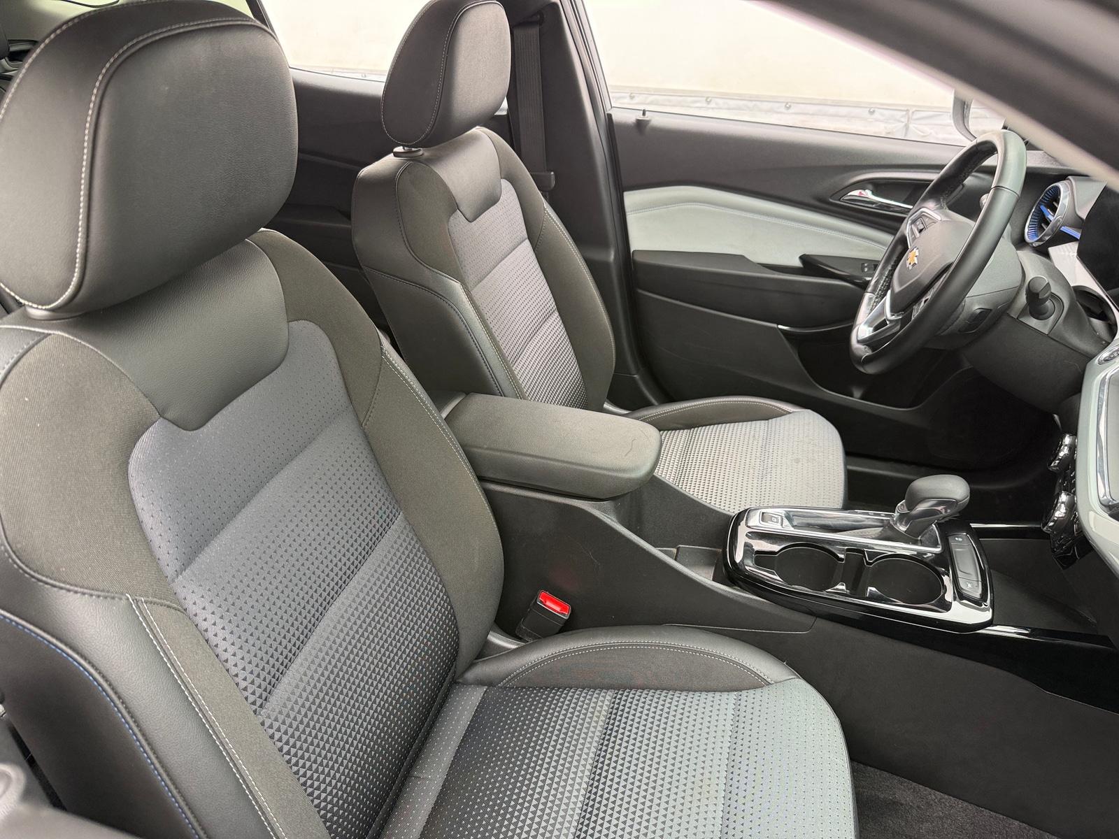 Thumbnail: 2025 Chevrolet Trax - 2