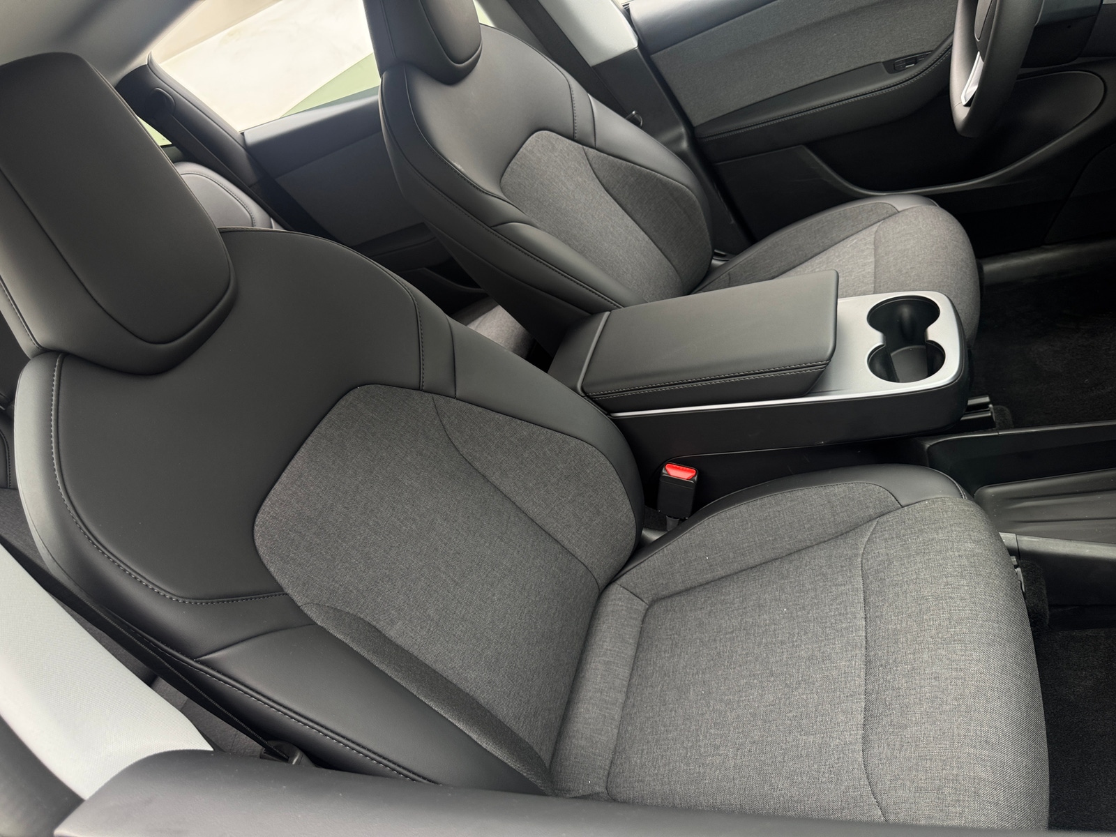 Thumbnail: 2026 Tesla Model Y - 2