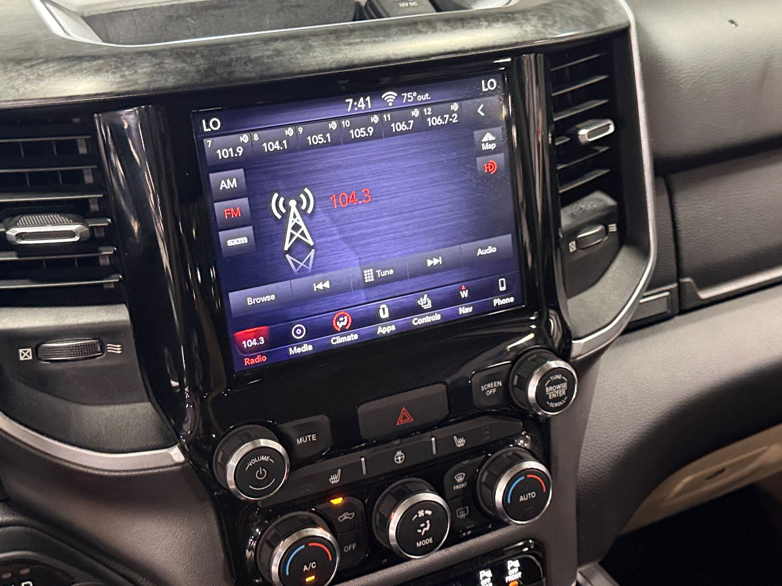 Thumbnail: 2019 RAM 1500 - 4