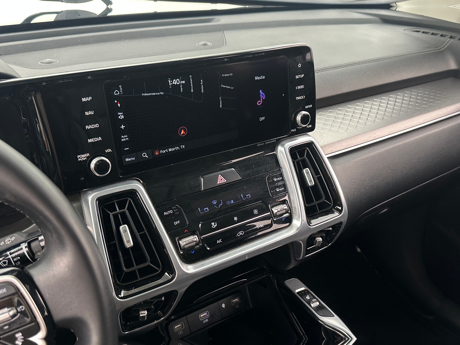 Thumbnail: 2022 Kia Sorento - 3