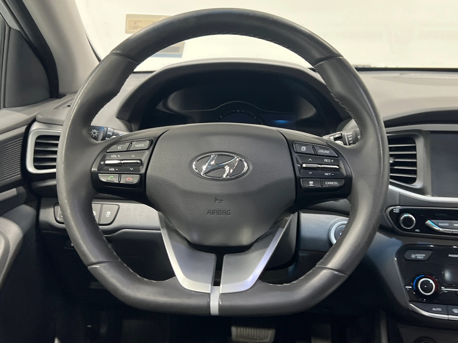 Thumbnail: 2019 Hyundai Ioniq - 4