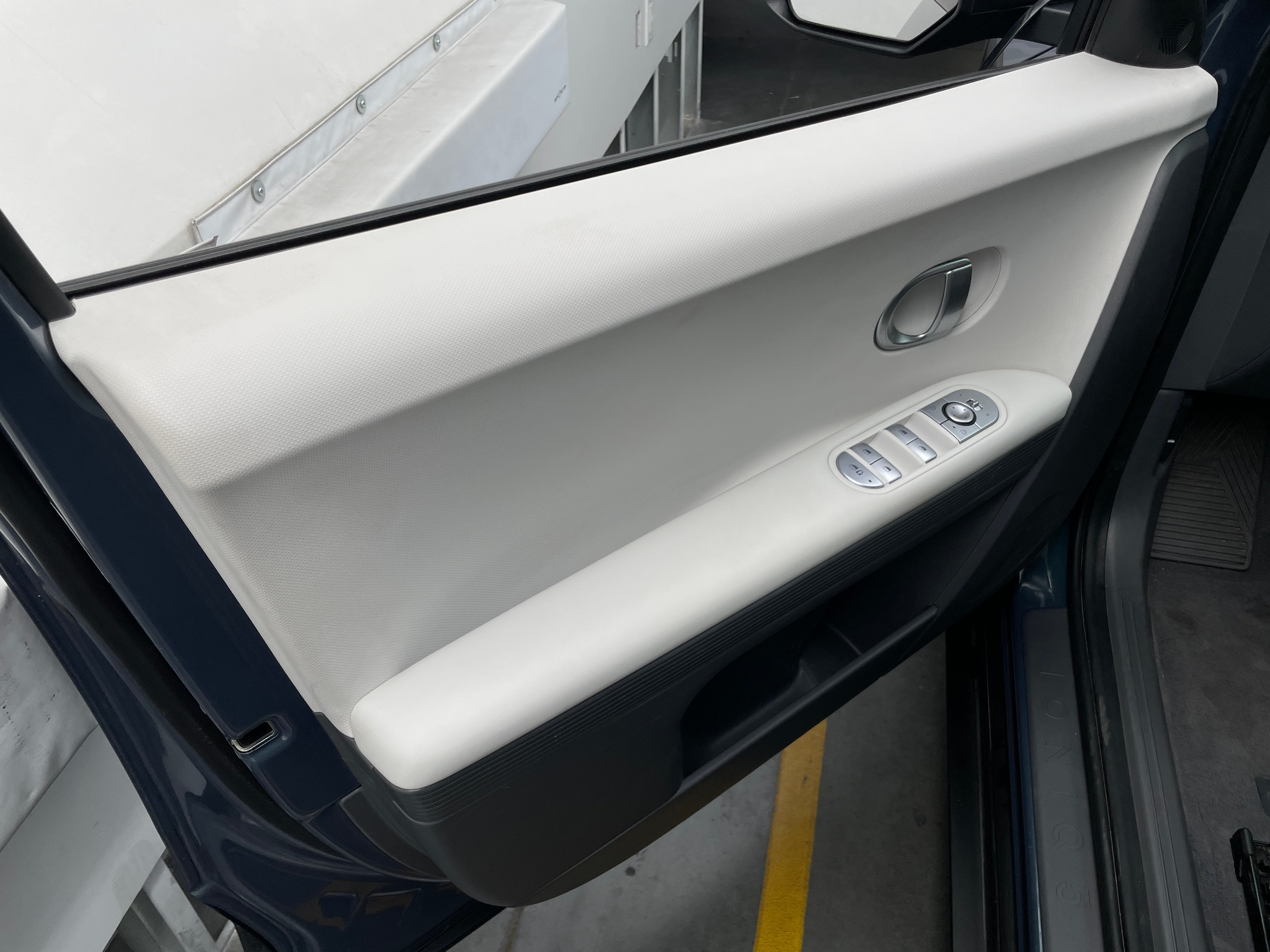 Used 2024 Hyundai IONIQ 5 SEL with VIN KM8KNDDF0RU299569 for sale in Oak Creek, WI