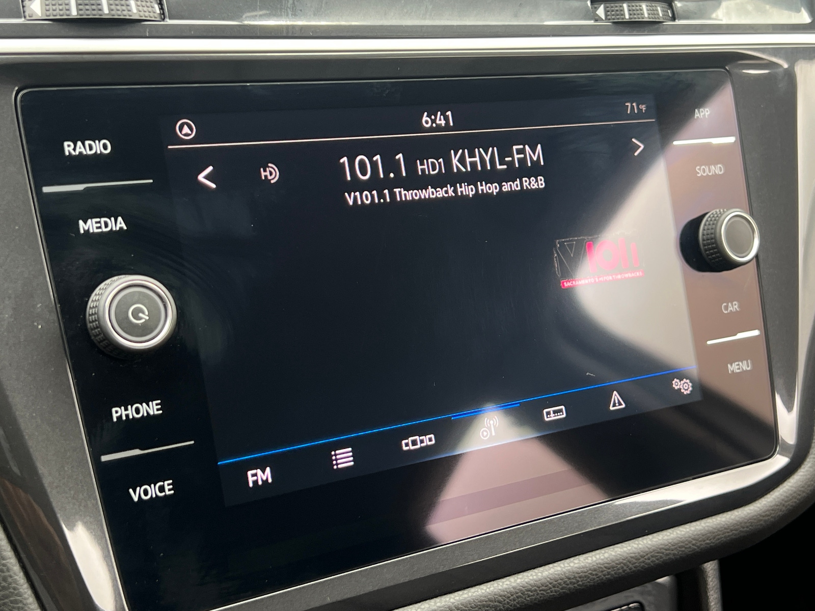 Thumbnail: 2024 Volkswagen Tiguan - 3