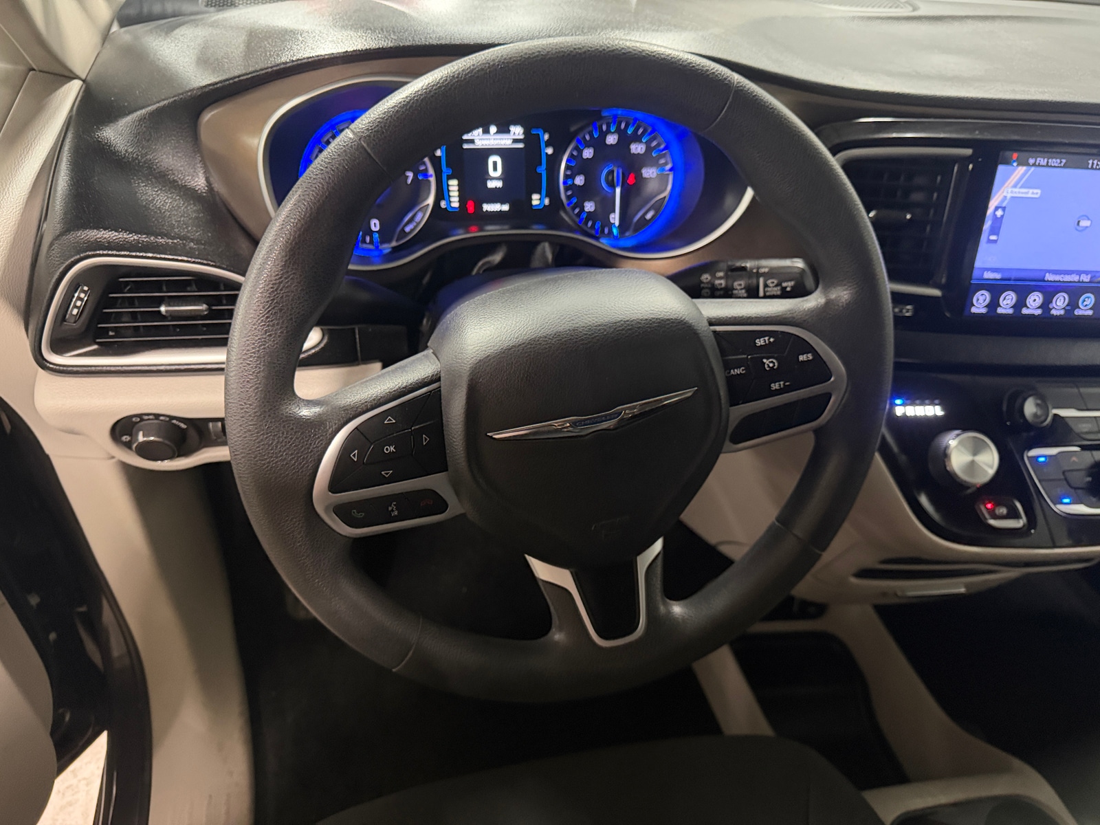 Thumbnail: 2017 Chrysler Pacifica - 5