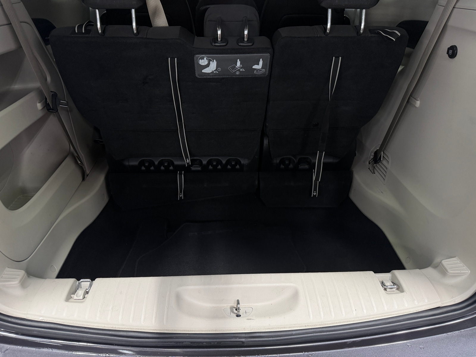 Thumbnail: 2017 Chrysler Pacifica - 7