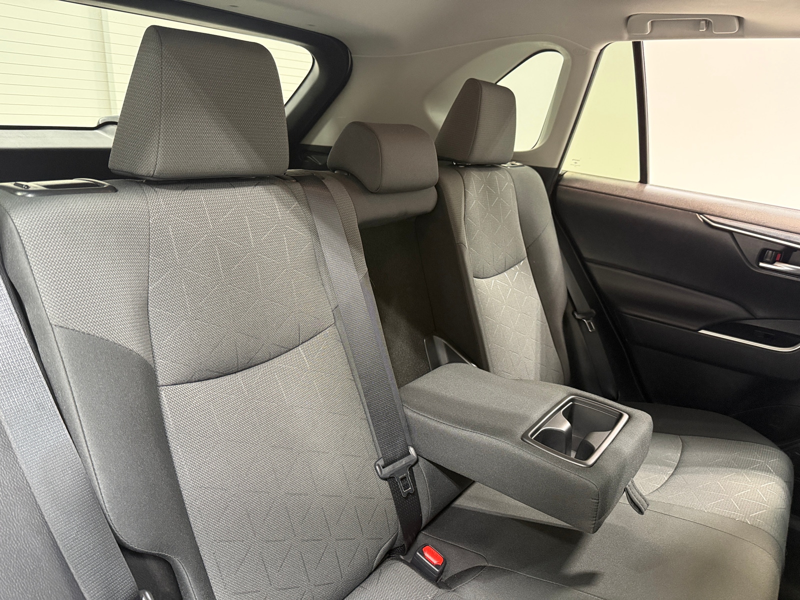 Thumbnail: 2021 Toyota RAV4 - 6