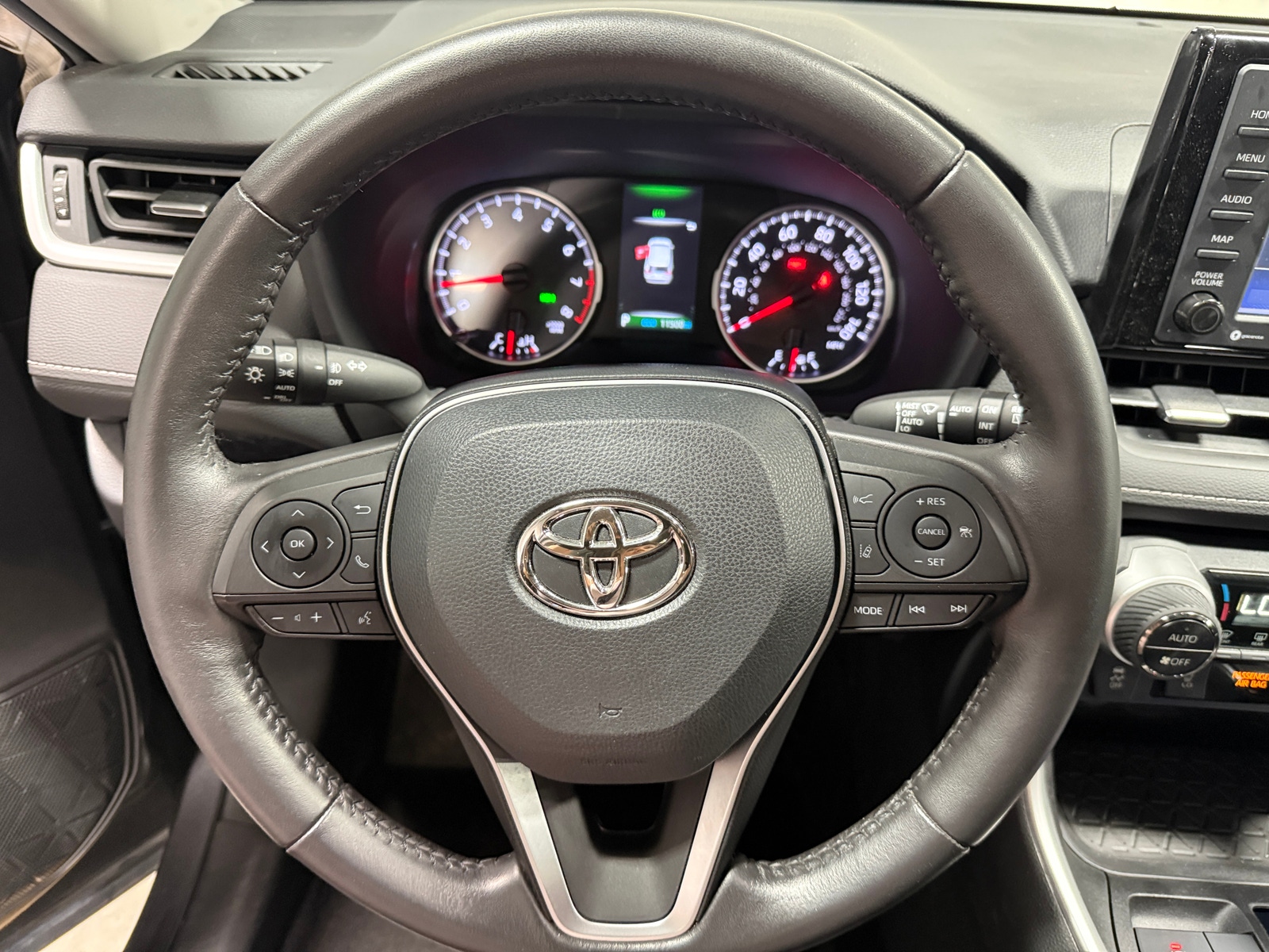Thumbnail: 2022 Toyota RAV4 - 4
