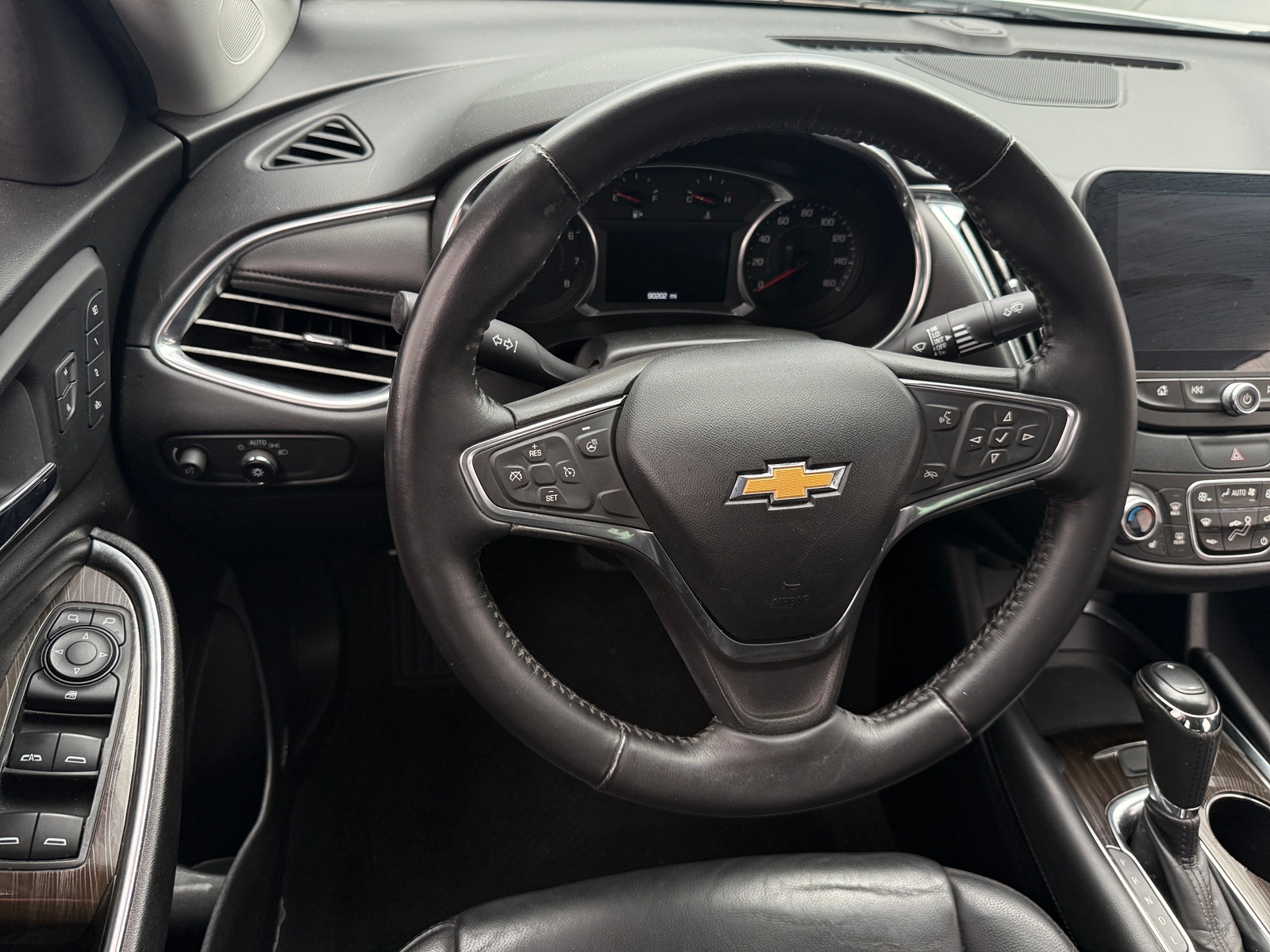 Thumbnail: 2017 Chevrolet Malibu - 4