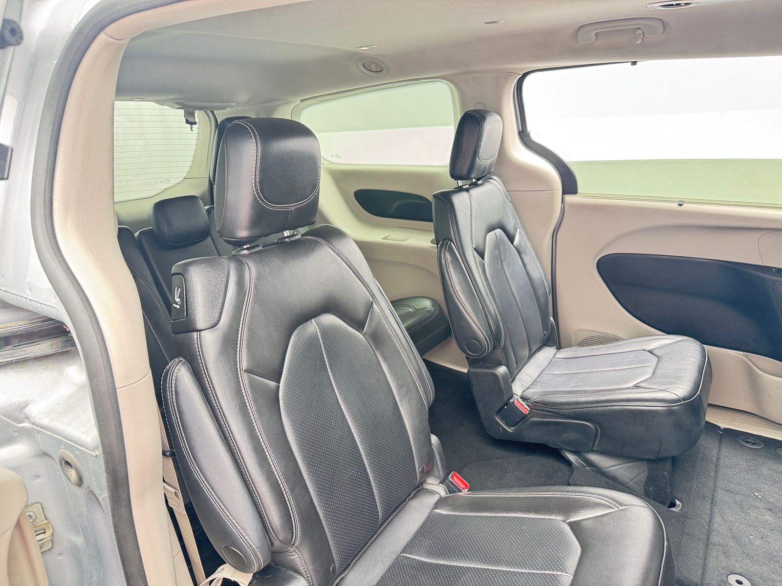 Thumbnail: 2023 Chrysler Pacifica - 5