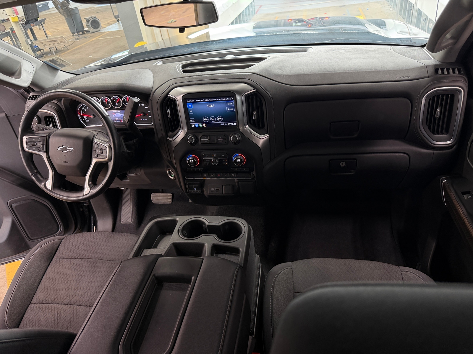 Thumbnail: 2020 Chevrolet Silverado 1500 - 3