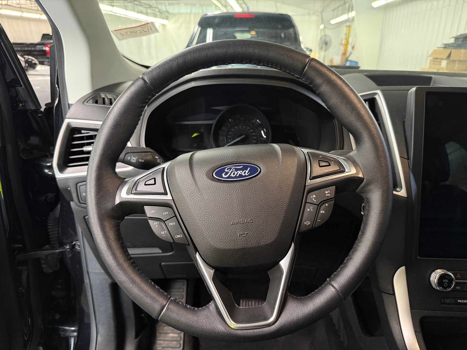 Thumbnail: 2023 Ford Edge - 4