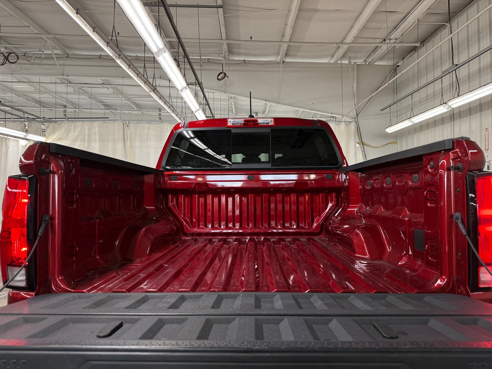 Thumbnail: 2024 Chevrolet Colorado - 7