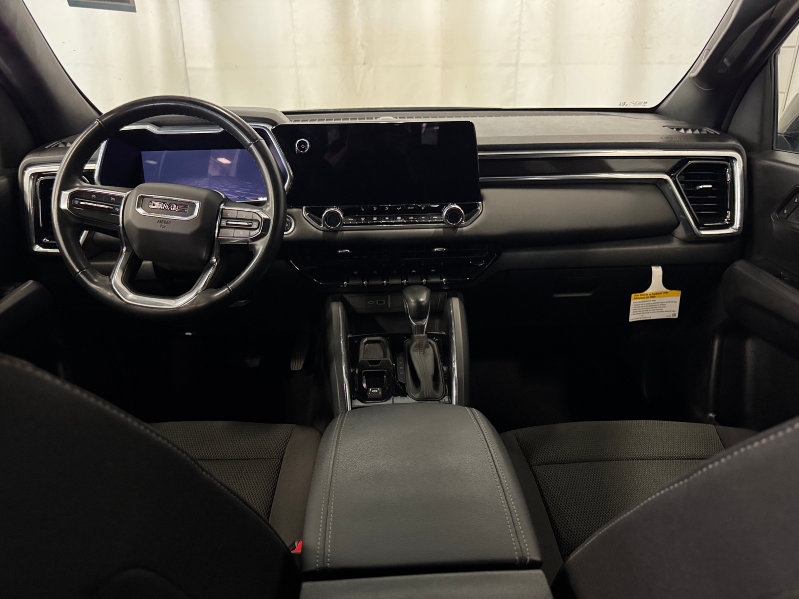 Thumbnail: 2024 GMC Canyon - 3