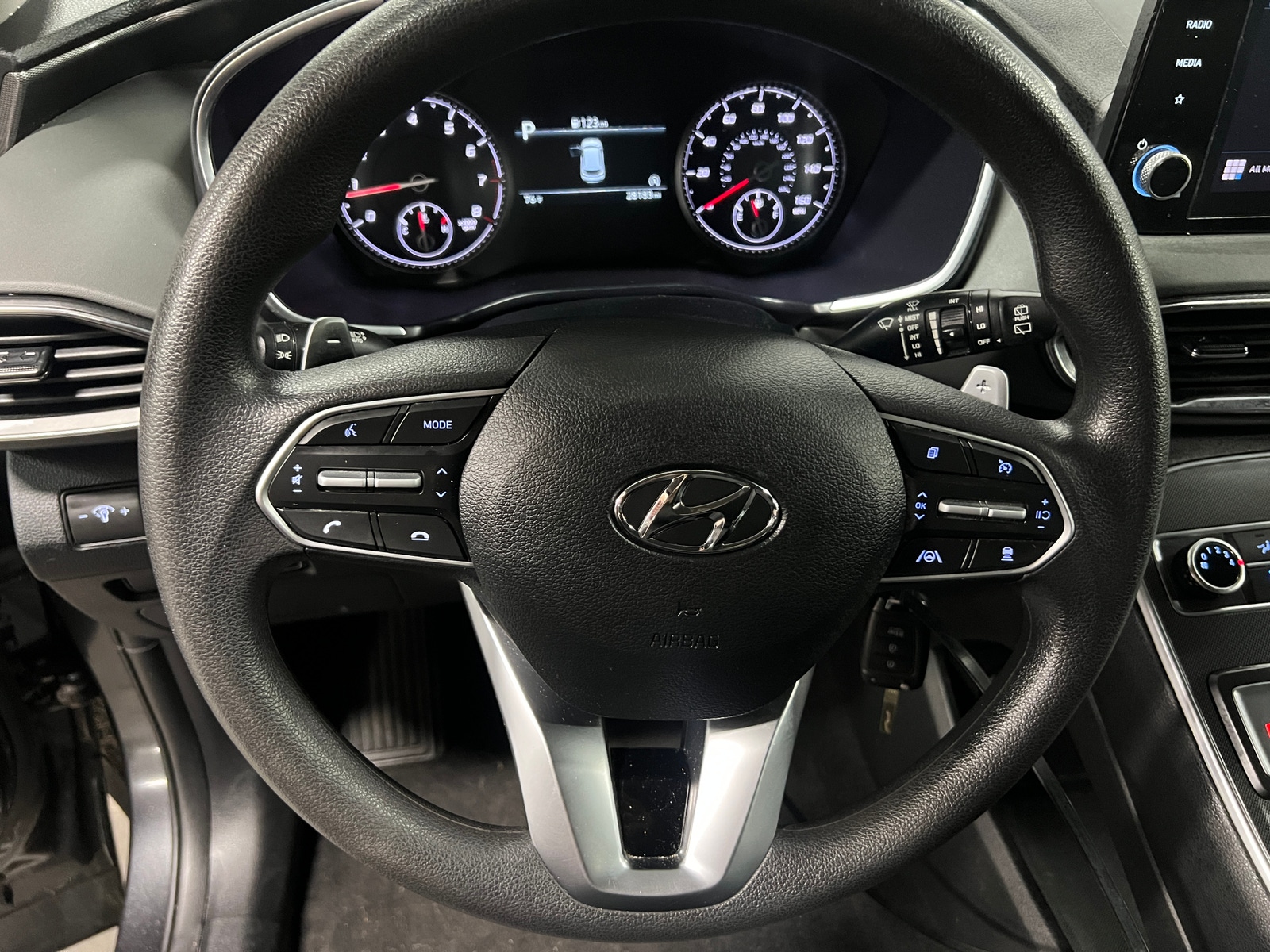 Thumbnail: 2023 Hyundai Santa Fe - 5