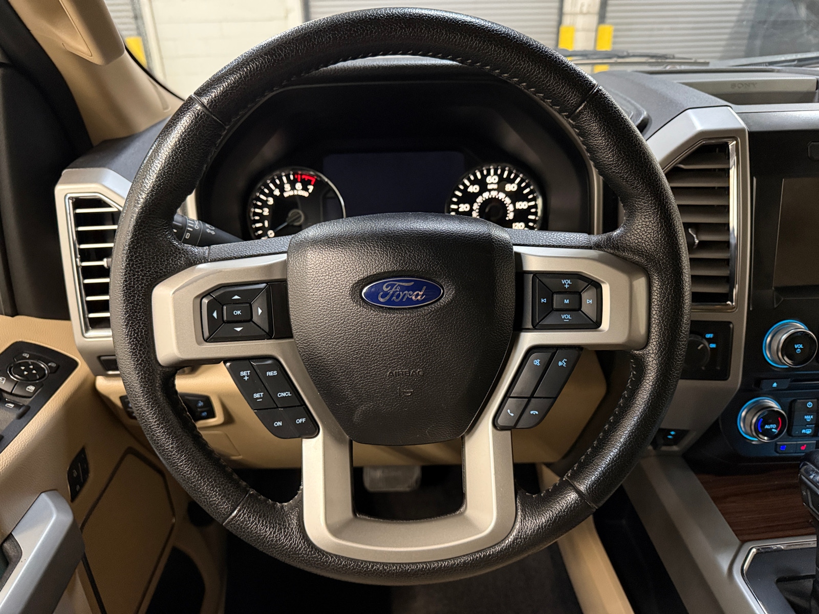 Thumbnail: 2015 Ford Econoline - 4