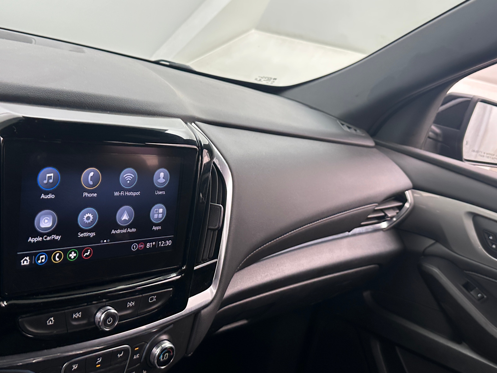 Thumbnail: 2022 Chevrolet Traverse - 4