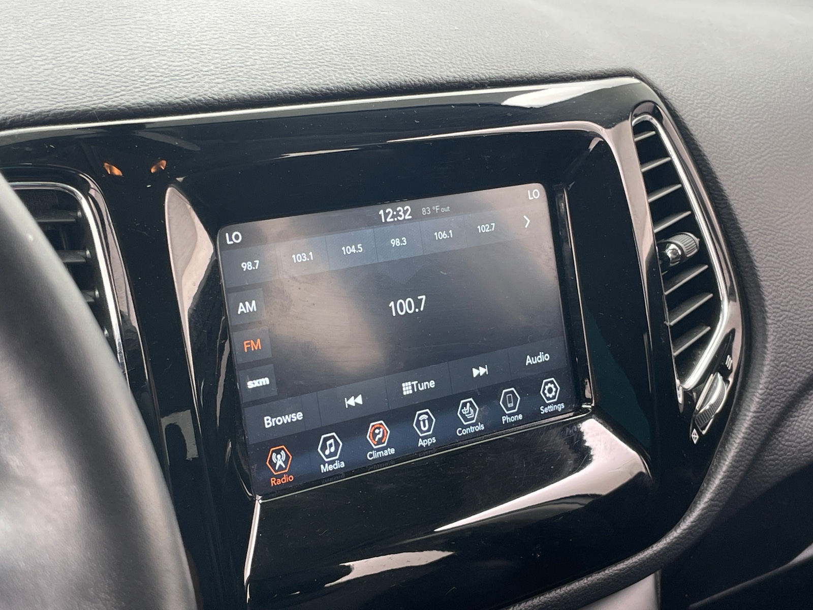 Thumbnail: 2020 Jeep Compass - 4