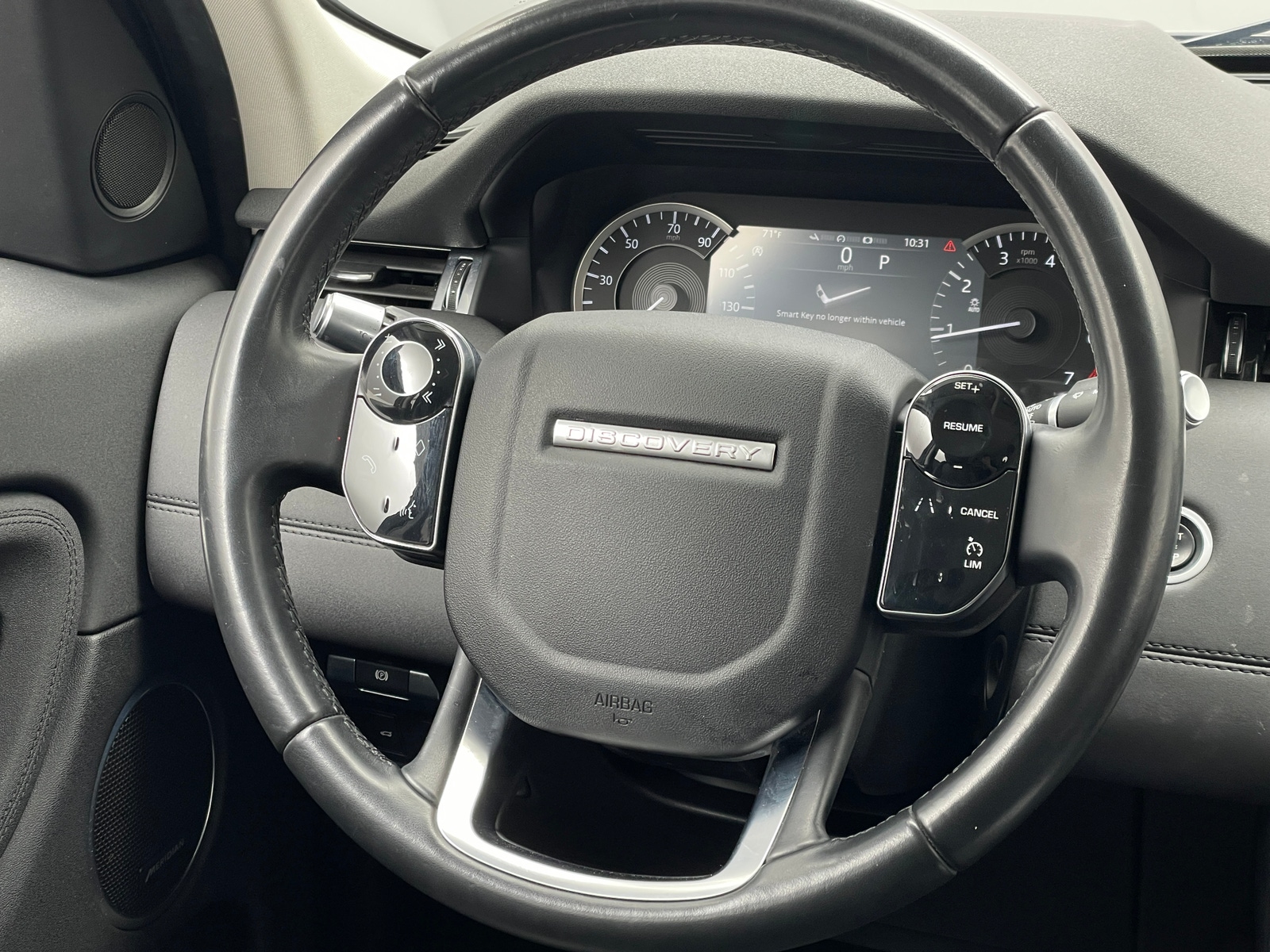 Thumbnail: 2020 Land Rover Discovery Sport - 4