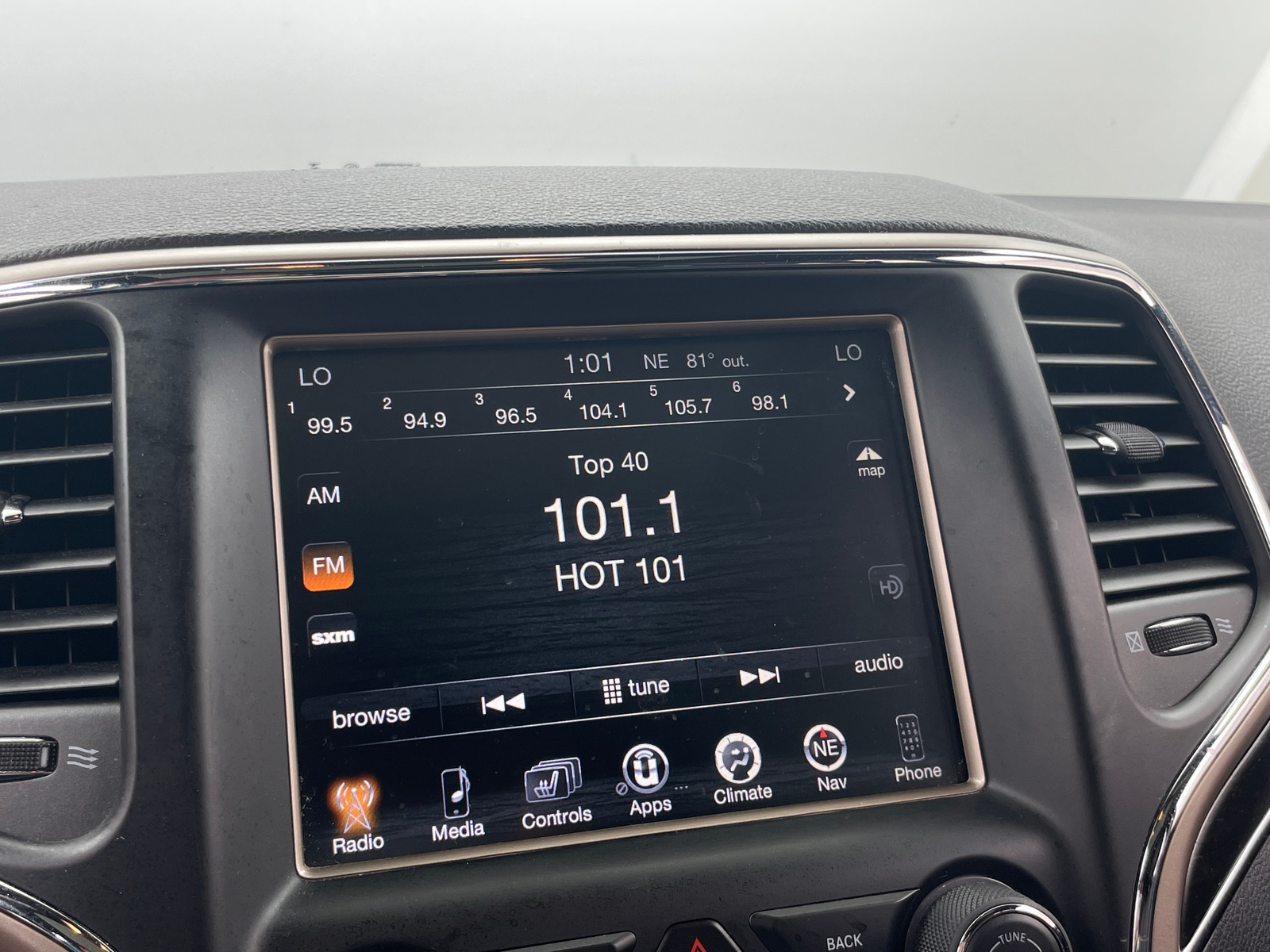 Thumbnail: 2014 Jeep Grand Cherokee - 3