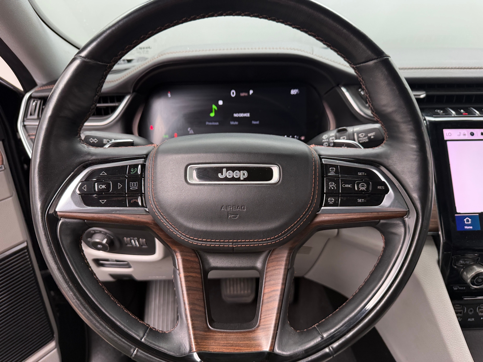 Thumbnail: 2021 Jeep Grand Cherokee L - 4