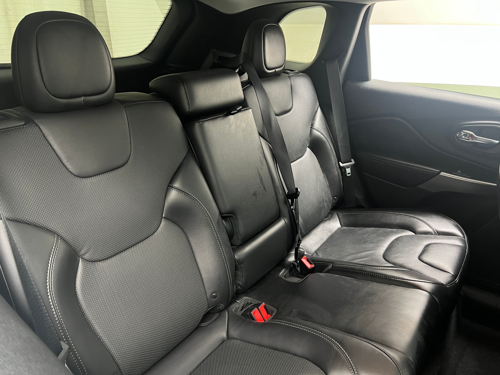 Thumbnail: 2019 Jeep Cherokee - 5