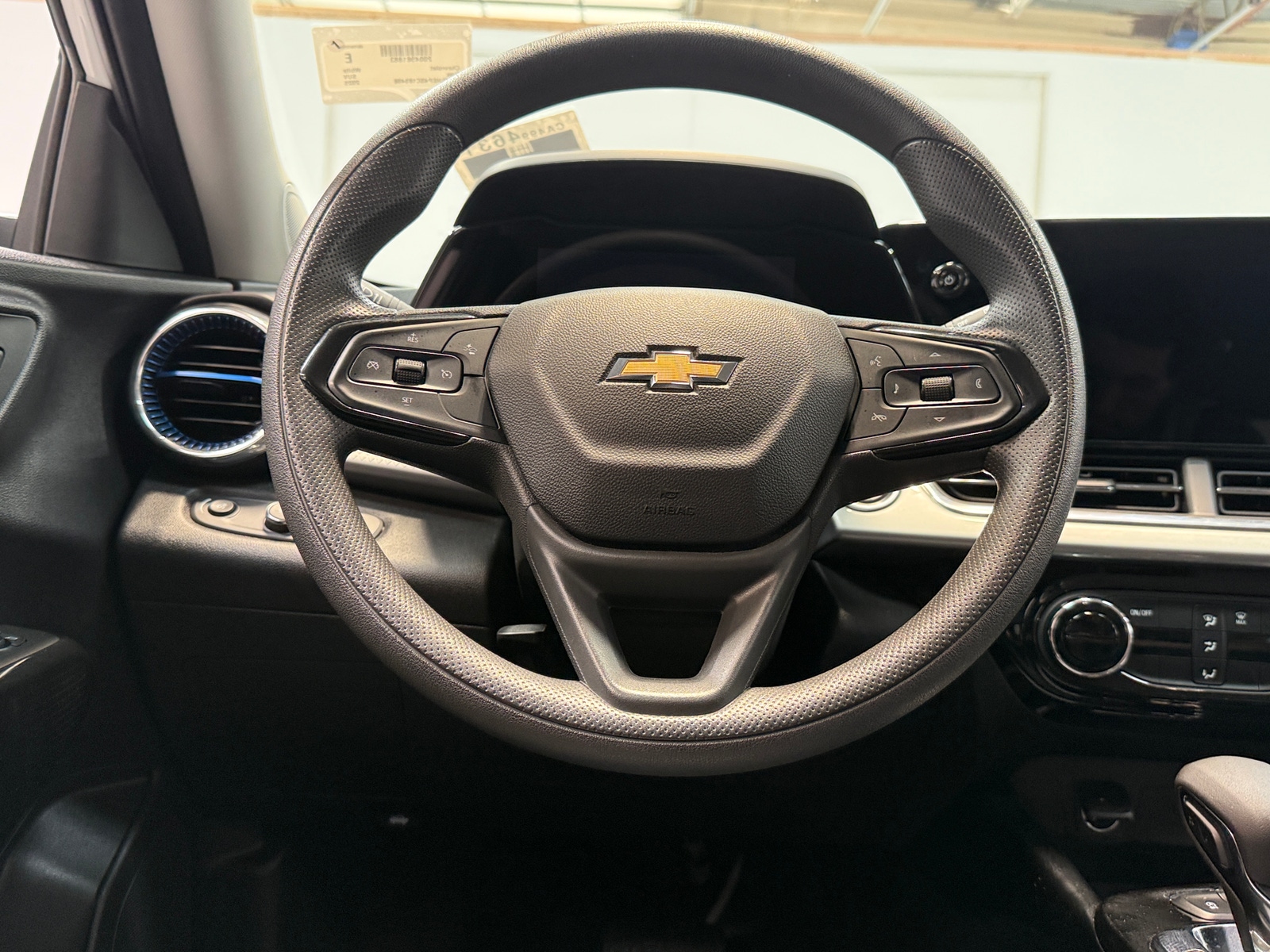 Thumbnail: 2025 Chevrolet Trax - 5