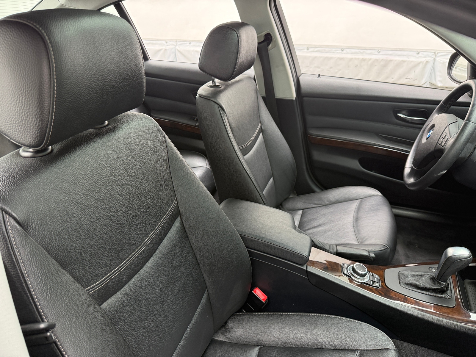 Thumbnail: 2011 BMW 3 Series - 2