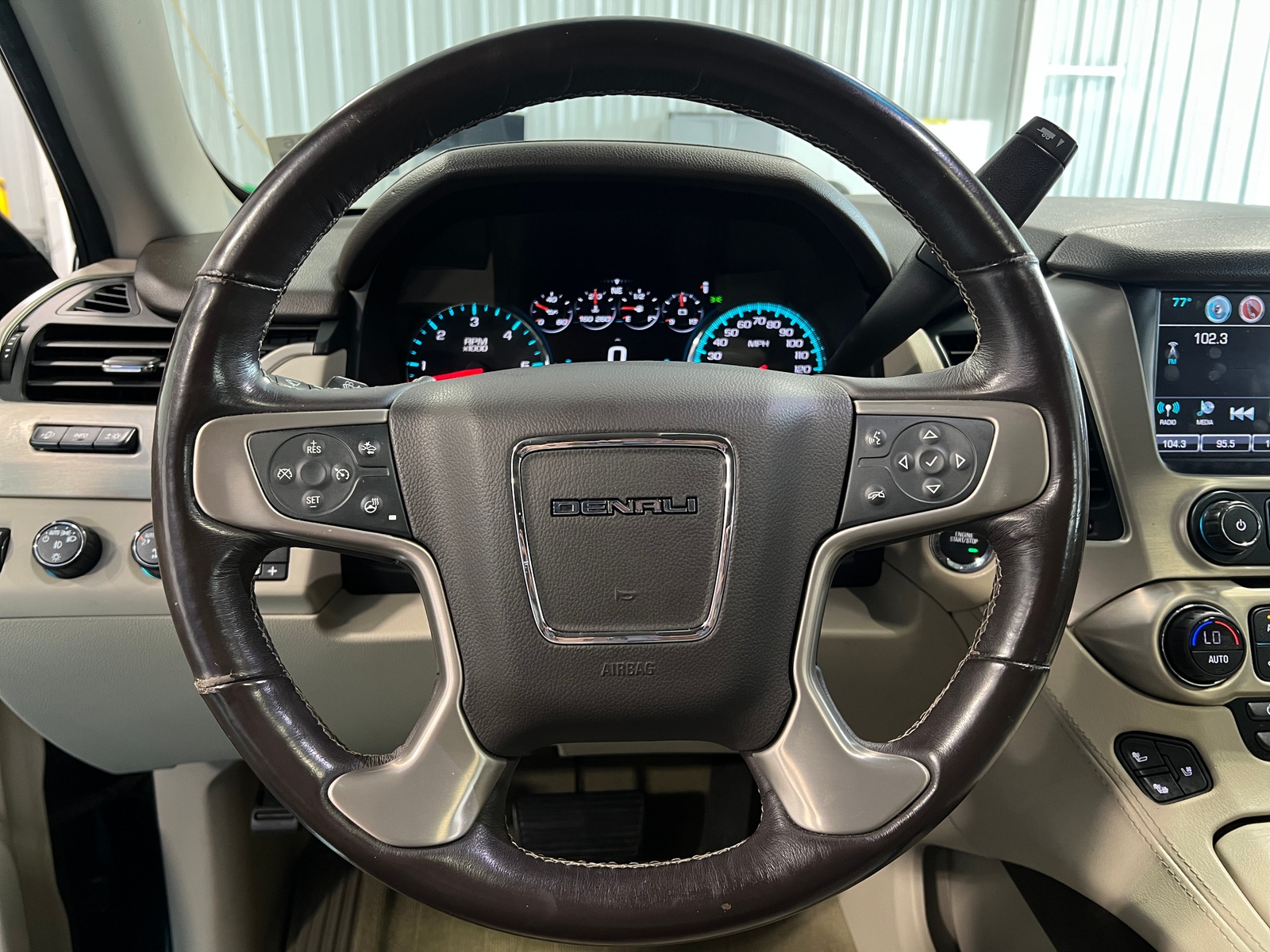 Thumbnail: 2018 GMC Yukon XL - 4