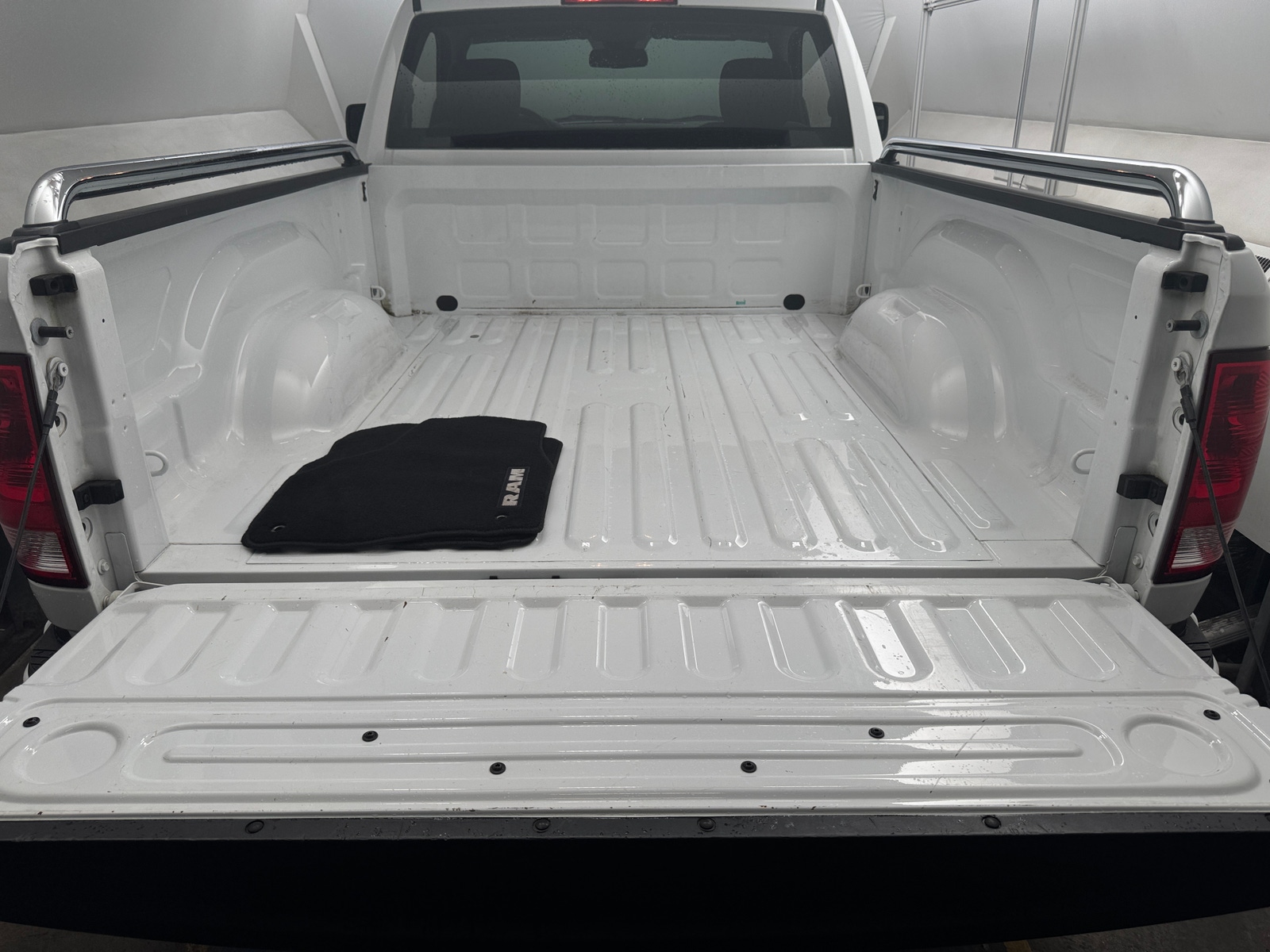 Thumbnail: 2019 RAM 1500 Classic - 5