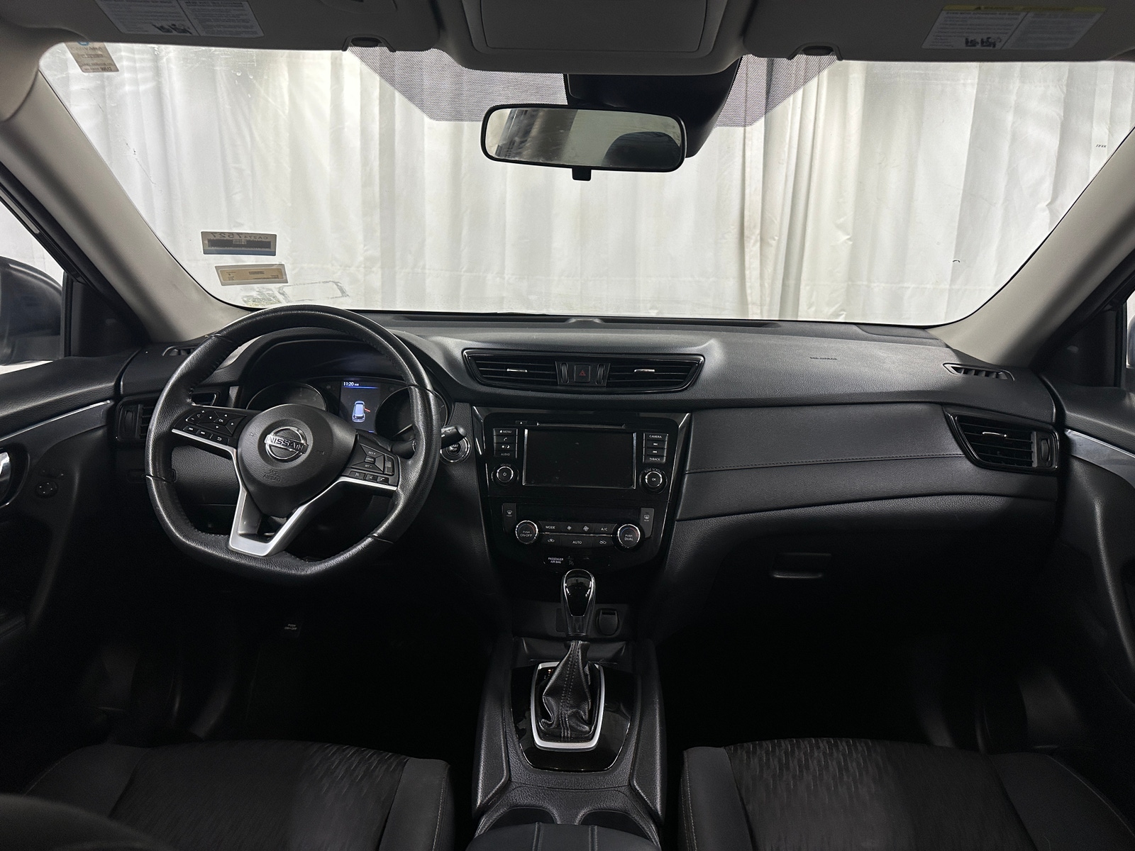 Thumbnail: 2019 Nissan Rogue - 3