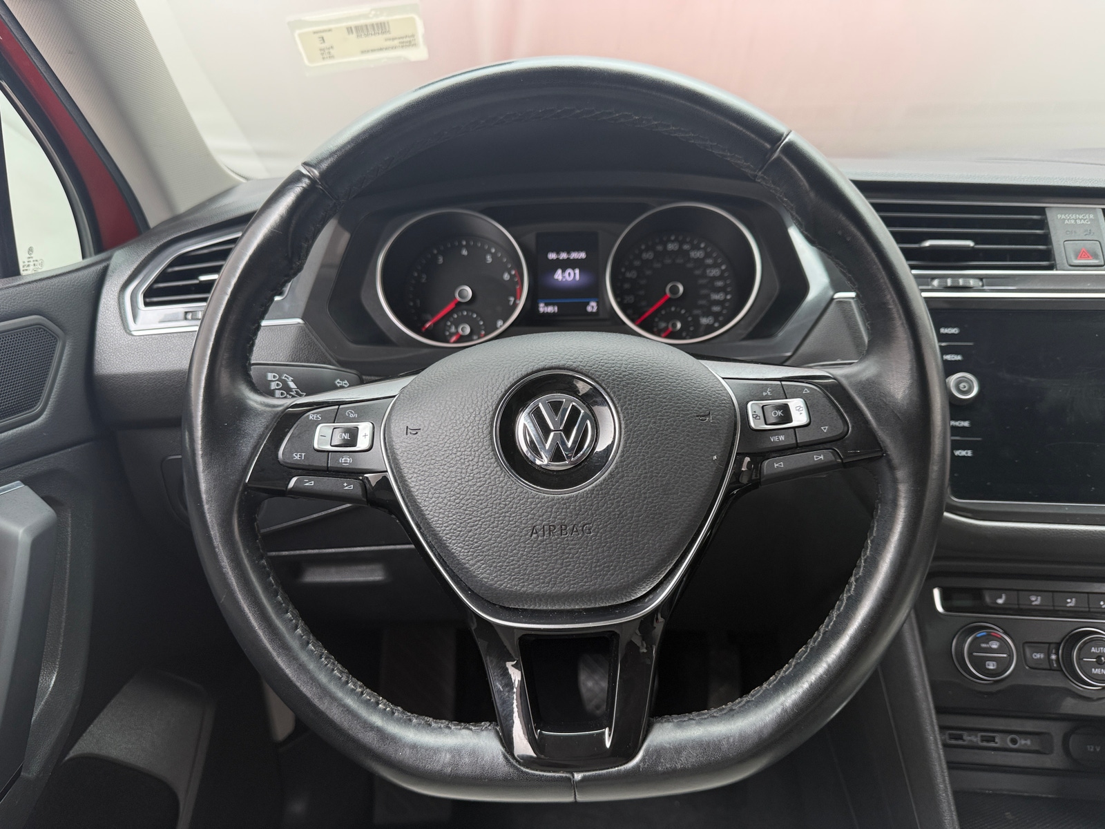 Thumbnail: 2019 Volkswagen Tiguan - 4