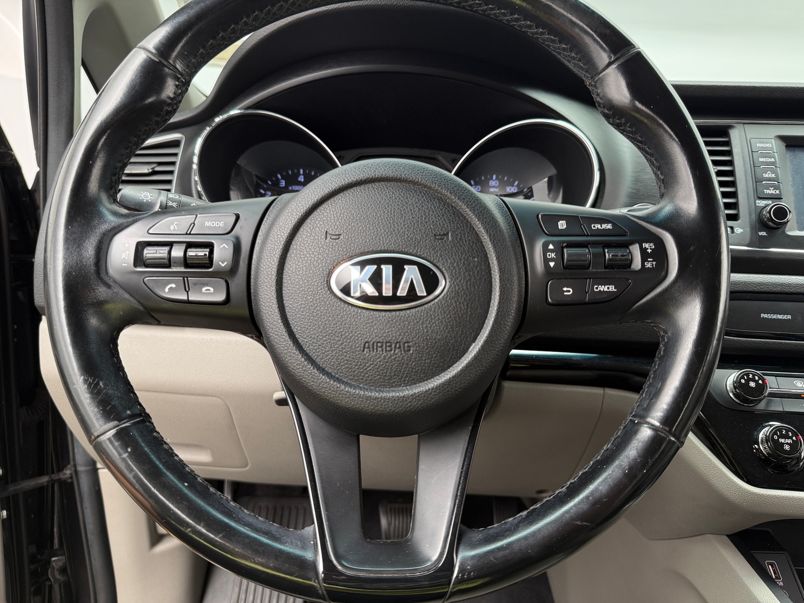 Thumbnail: 2019 Kia Sedona - 4