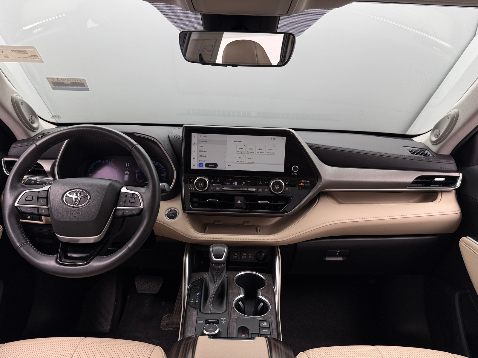 Thumbnail: 2023 Toyota Highlander - 3